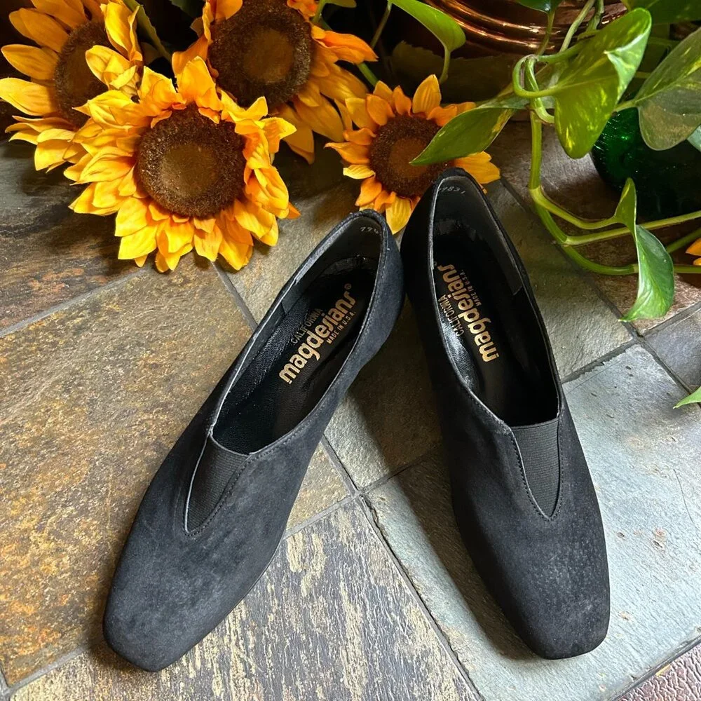 California Magdesian Black Suede Pumps (7M) NEW